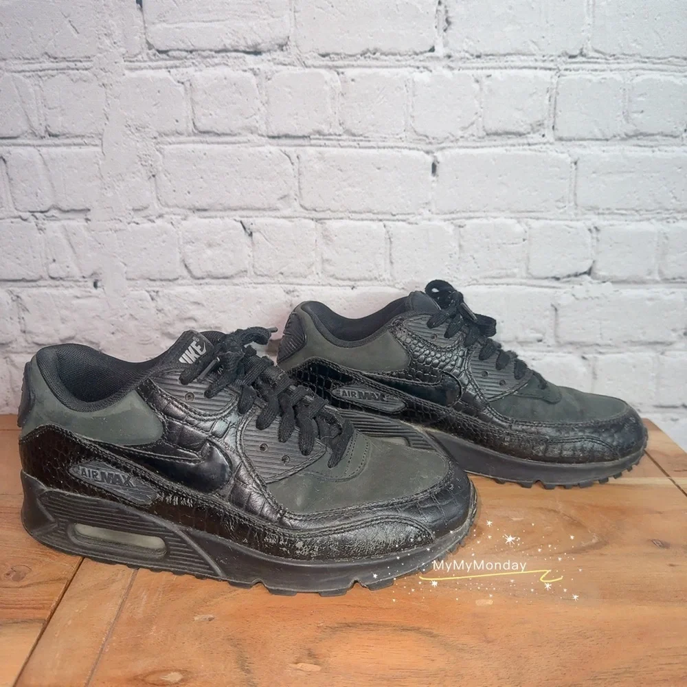 Nike Air Max Black Croc Sneakers - Picture 4 of 7